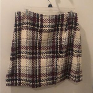 Limited plaid skirt